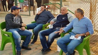 محمد يوسف يتابع مباراة أهلي ٢٠٠٠ أمام النصر