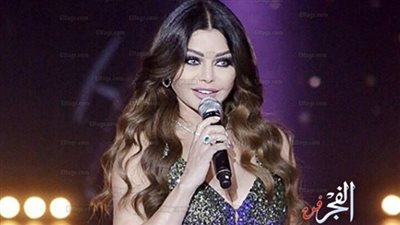 هيفاء وهبي تتوقف عن الغناء بشكل مفاجئ في حفل الكريسماس! (فيديو)