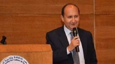  وزير التجارة والصناعة يصدر قراراً باستمرار رسم الصادر على خردة المعادن ونفايات الورق 