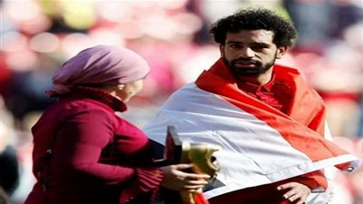طريقة احتفال محمد صلاح بالكريسماس قبل مباراة ليفربول ضد نيوكاسل