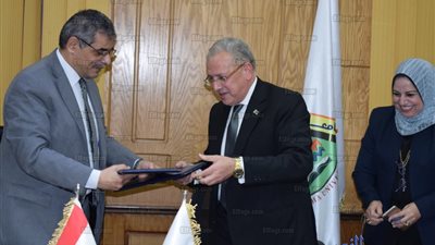 بروتوكول تعاوني بين جامعة بنها ونقابتى المهندسين والصيادلة بالقليوبية (صور )