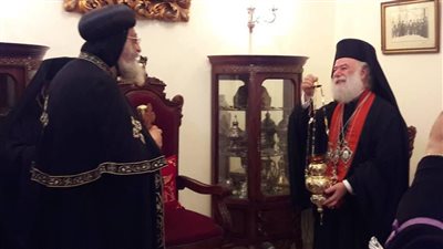 بطريرك الإسكندرية للروم الأرثوذكس يوجه رسالة للبابا تواضروس