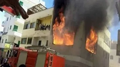 السيطرة على حريق شب داخل شقة بالساحل دون إصابات