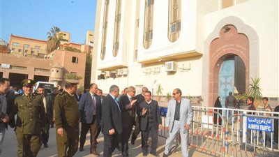 محافظ المنيا ومدير الأمن يتفقدان عددا من كنائس مركز ملوى