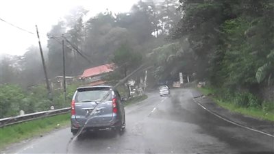 هيئة الأرصاد الجوية الإندونيسية تنصح بالابتعاد عن السواحل