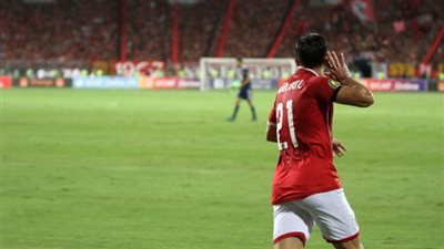 عاجل.. على معلول يصدم الأهلي ويرحل في يناير