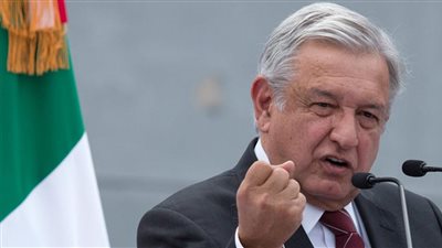 رئيس المكسيك ينفي التآمر على اثنين من السياسيين في حادث مروحية