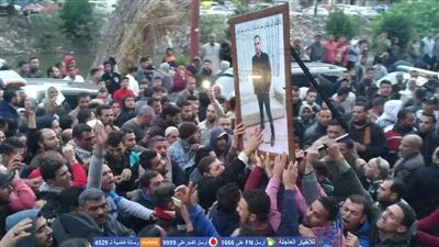 الآلاف يشيعون جثمان الشهيد 