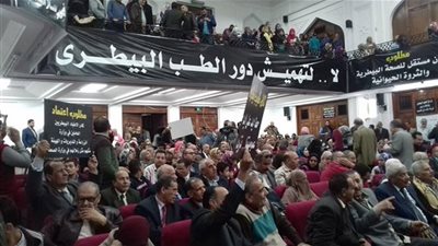 توصيات عمومية أطباء القاهرة: تكليف نقيب الأطباء بمناشدة الرئيس لإلغاء قانون المستشفيات الجامعية‎