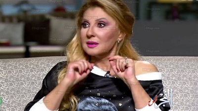 نادية الجندي تكشف حقيقة خطبتها!.. وتؤكد: 