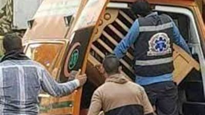 إصابة فتاة صدمتها سيارة نقل أثناء عبورها الطريق بشبرا الخيمة 