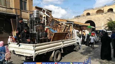 استمرار حملات الإزالة في شارع المعز (صور)