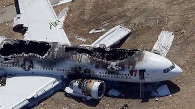 لحظة تحطم طائرة عامودية في جبل بالإمارات (بالفيديو)