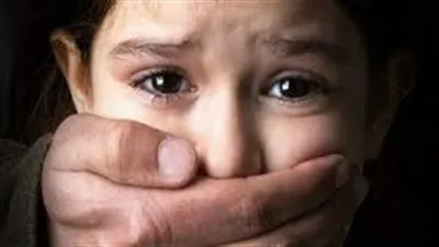 أب يعترف بمعاشرة طفلته تحت تهديد السلاح: 