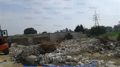 إزالة 16 حالة تعدٍ على الأراض الزراعية بالبياضية بالأقصر 