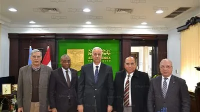  جامعة الإسكندرية ترسل قافلة طبية لـ