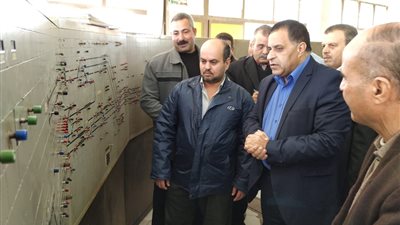 رئيس السكة الحديد يتفقد مواقع العمل بمشروعات التطوير وكهربة الإشارات على خط القاهرة-الإسكندرية