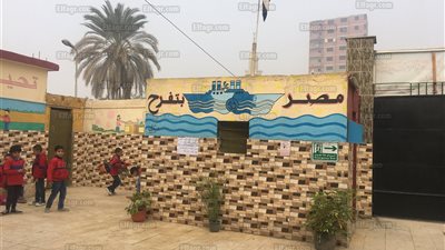 بعد قليل.. وزير التعليم يزور 