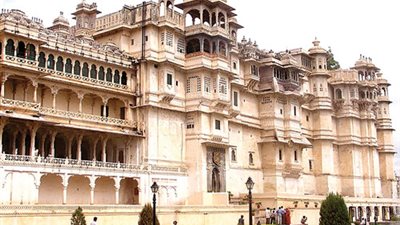 مسؤول جامعي هندي يدعو الطلبة لقتل زملائهم لحل المشاكل