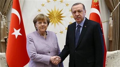 ميركل وأردوغان يتفقان على تعزيز الاتصالات حول سوريا