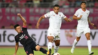 ميلان يخطط لضم مهاجم إشبيلية