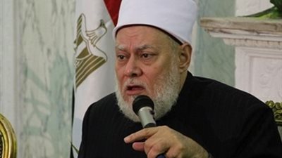 علي جمعة يوضح حكم الاحتفال بعيد الميلاد المجيد