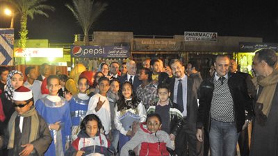 الصوت والضوء تنظم عرضًا مجانيًا لذوي الاحتياجات الخاصة بمعابد الكرنك (صور) 