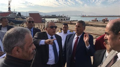 جولة ميدانية لرئيس موانئ البحر الأحمر بالسويس والزيتيات لمتابعة أعمال التطوير   