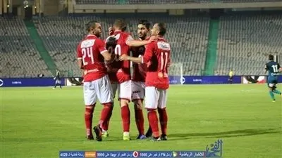عاجل.. الأهلي يحدد 4 أسماء لحل أزمة الدفاع