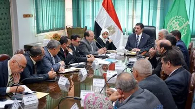 محافظ القليوبية يناقش ملاحظات 