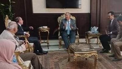 محافظ البحر الأحمر: تخصيص 195 مليون جنيهًا لمشروعات الكهرباء بالبحر الأحمر 