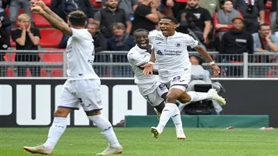 منافسة شرسة بين يوفنتوس وبرشلونة على مدافع فرنسي