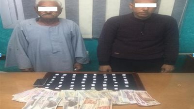  ضبط عاطلين وبحوزتهما 50 جرام هيروين في رأس غارب