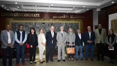 وصول وفد إيطالي لحضور افتتاح معرض أول مصور فوتوغرافي عاش بالأقصر منذ 50 عامًا 