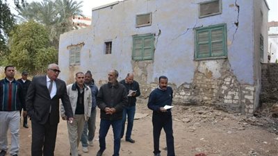 محافظ الوادي الجديد يوجه بنقل مقر الجمعية التعاونية للإنتاج الزراعي خارج الكتلة السكنية