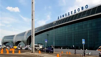 تأجيل وإلغاء عشرات الرحلات في مطارات موسكو