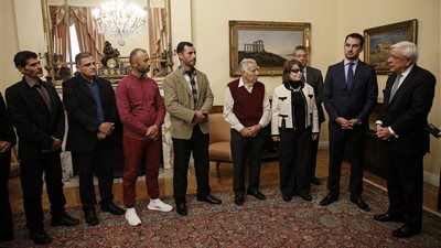 اليونان تمنح جنسيتها لمصريين وألباني أنقذوا عشرات المواطنين خلال حرائق أثينا