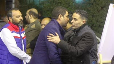  رئيس تحرير موقع الفجر يقدم واجب العزاء في الإعلامي محمد السباعي (فيديو)