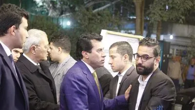 وزير الشباب والرياضة يقدم واجب العزاء في الإعلامي محمد السباعي (فيديو)