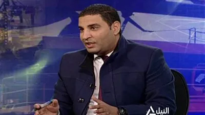 مصطفى ثابت: 