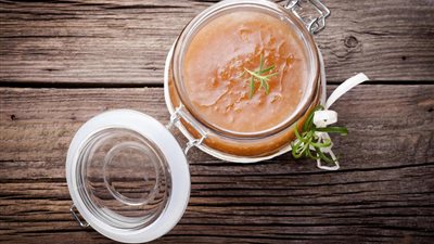 أفضل الوصفات الطبيعية لتقشير الوجه في الشتاء