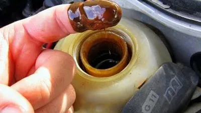 توصيات بضرورة الكشف عن السوائل والزيوت في السيارة خلال فصل الشتاء 