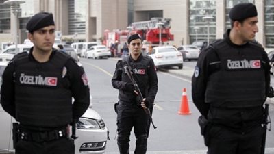 تركيا: اعتقال نحو 140 شخصاً يشتبه بارتباطهم بـ