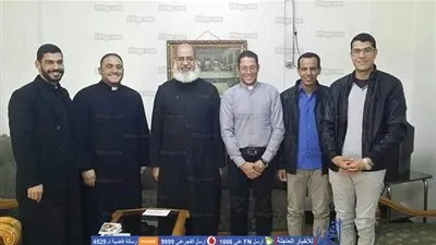 الأنبا بطرس فهيم يلتقي شمامسة الكلية الاكليريكية بالمنيا