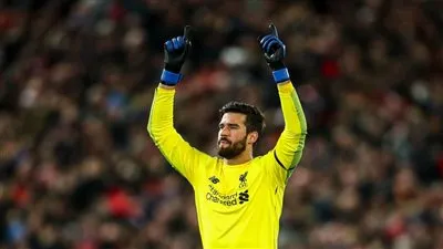 كلوب يتخذ قرار غريب بشأن أليسون قبل لقاء وولفرهامبتون