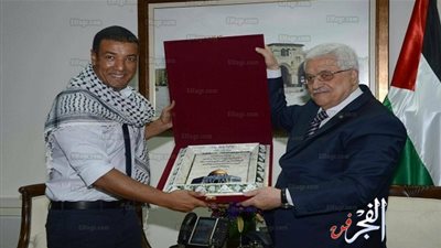 أبو مازن يكرم هويس الشعر العربي هشام الجخ 