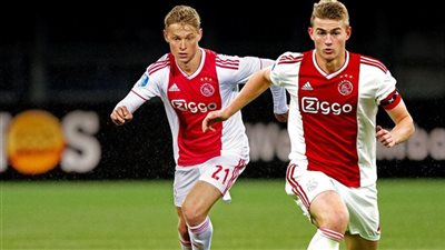 أياكس يحدد سعر بيع نجمي الفريق