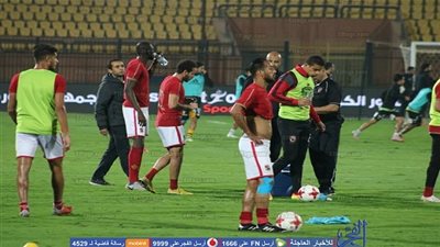 الأهلي يسابق الزمن لتجهيز نجمه لمباراة سموحة