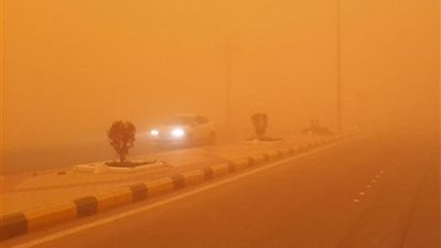 بعد العاصفة الترابية المفاجئة.. هذا ما يجب على السائقين فعله لتجنب الحوادث