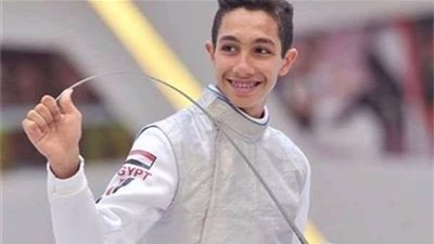 أشرف صبحي يهنئ محمد حمزة بعد تتويجه بفضية كأس العالم للسلاح